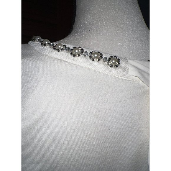 White House Black Market — XSP - Picture 9 of 11